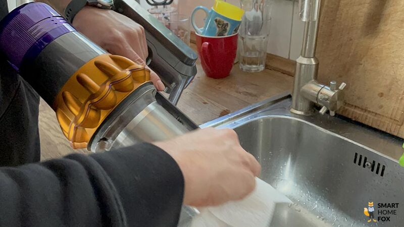 Dyson Vorfilter reinigen